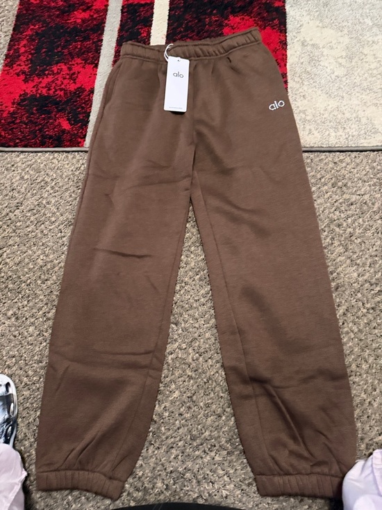 ALO Yoga Pants - ALO sweatpants nwt size small color espresso